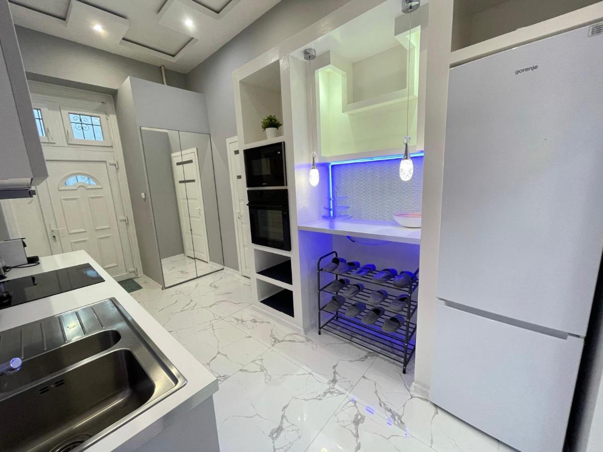 Deluxe Sapphire Residency - 4 Bedrooms Будапеща Екстериор снимка