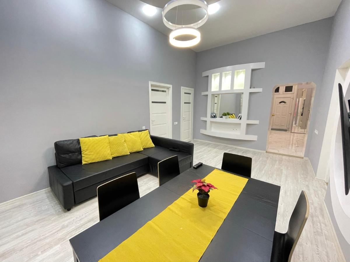 Deluxe Sapphire Residency - 4 Bedrooms Будапеща Екстериор снимка
