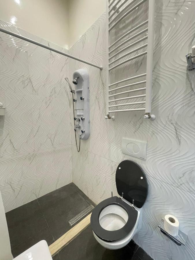Deluxe Sapphire Residency - 4 Bedrooms Будапеща Екстериор снимка
