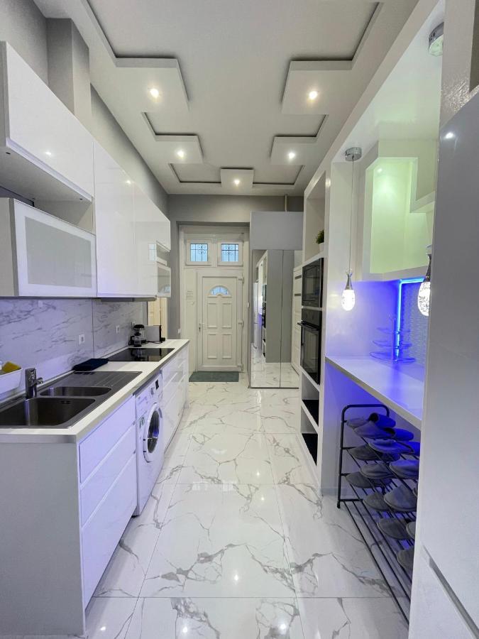 Deluxe Sapphire Residency - 4 Bedrooms Будапеща Екстериор снимка